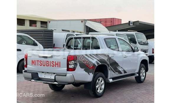 Ra Imported Mitsubishi L200 funfun Ọkọ̀ in Import - Dubai ni Ashanti Ra Imported Mitsubishi L200 funfun Ọkọ̀ in Import - Dubai ni Ashanti
