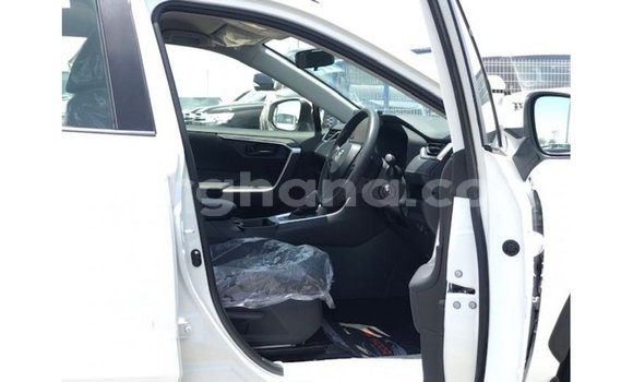 Buy Import Toyota 4Runner White Car in Import - Dubai in Ashanti Buy Import Toyota 4Runner White Car in Import - Dubai in Ashanti