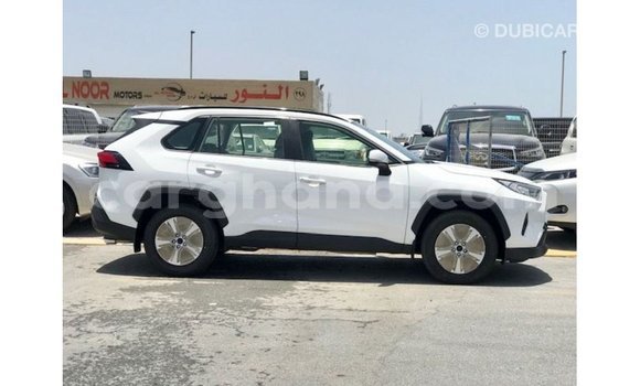 Buy Import Toyota 4Runner White Car in Import - Dubai in Ashanti Buy Import Toyota 4Runner White Car in Import - Dubai in Ashanti
