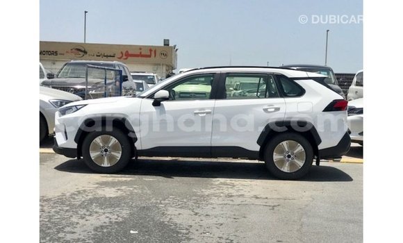 Buy Import Toyota 4Runner White Car in Import - Dubai in Ashanti Buy Import Toyota 4Runner White Car in Import - Dubai in Ashanti