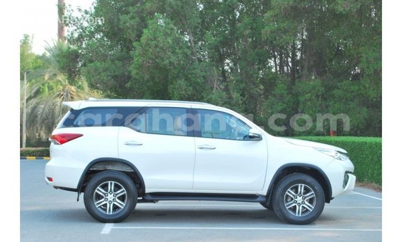 Ra Imported Toyota Fortuner funfun Ọkọ̀ in Import - Dubai ni Ashanti Ra Imported Toyota Fortuner funfun Ọkọ̀ in Import - Dubai ni Ashanti