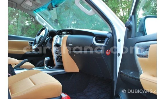 Ra Imported Toyota Fortuner funfun Ọkọ̀ in Import - Dubai ni Ashanti Ra Imported Toyota Fortuner funfun Ọkọ̀ in Import - Dubai ni Ashanti