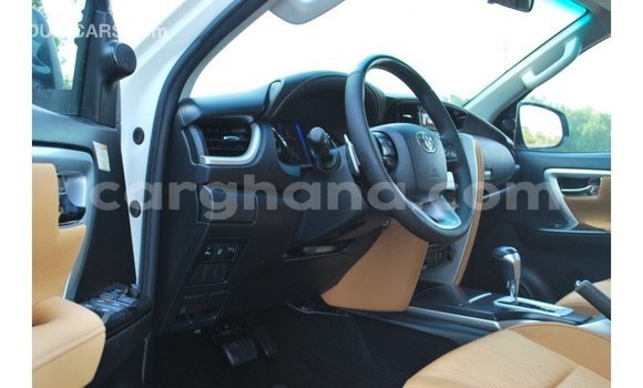 Ra Imported Toyota Fortuner funfun Ọkọ̀ in Import - Dubai ni Ashanti Ra Imported Toyota Fortuner funfun Ọkọ̀ in Import - Dubai ni Ashanti