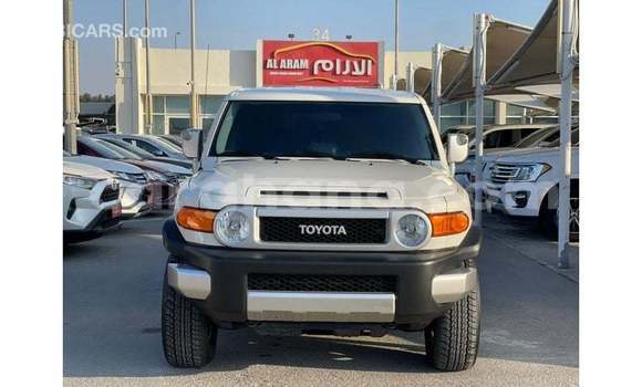 Ra Imported Toyota FJ Cruiser funfun Ọkọ̀ in Import - Dubai ni Ashanti Ra Imported Toyota FJ Cruiser funfun Ọkọ̀ in Import - Dubai ni Ashanti