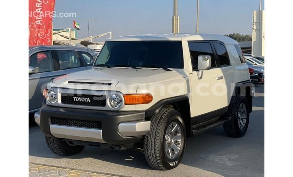 Ra Imported Toyota FJ Cruiser funfun Ọkọ̀ in Import - Dubai ni Ashanti Ra Imported Toyota FJ Cruiser funfun Ọkọ̀ in Import - Dubai ni Ashanti