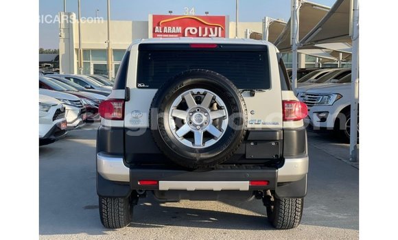 Ra Imported Toyota FJ Cruiser funfun Ọkọ̀ in Import - Dubai ni Ashanti Ra Imported Toyota FJ Cruiser funfun Ọkọ̀ in Import - Dubai ni Ashanti