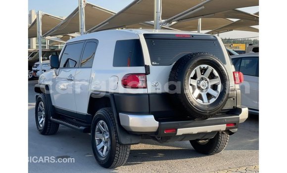 Ra Imported Toyota FJ Cruiser funfun Ọkọ̀ in Import - Dubai ni Ashanti Ra Imported Toyota FJ Cruiser funfun Ọkọ̀ in Import - Dubai ni Ashanti