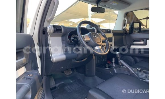 Ra Imported Toyota FJ Cruiser funfun Ọkọ̀ in Import - Dubai ni Ashanti Ra Imported Toyota FJ Cruiser funfun Ọkọ̀ in Import - Dubai ni Ashanti