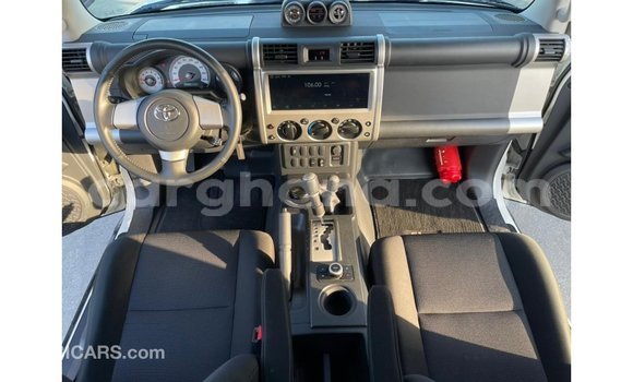 Ra Imported Toyota FJ Cruiser funfun Ọkọ̀ in Import - Dubai ni Ashanti Ra Imported Toyota FJ Cruiser funfun Ọkọ̀ in Import - Dubai ni Ashanti