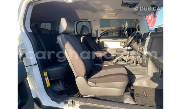 Ra Imported Toyota FJ Cruiser funfun Ọkọ̀ in Import - Dubai ni Ashanti Ra Imported Toyota FJ Cruiser funfun Ọkọ̀ in Import - Dubai ni Ashanti