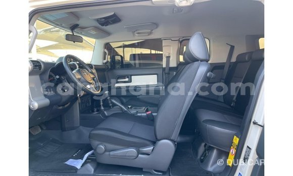 Ra Imported Toyota FJ Cruiser funfun Ọkọ̀ in Import - Dubai ni Ashanti Ra Imported Toyota FJ Cruiser funfun Ọkọ̀ in Import - Dubai ni Ashanti