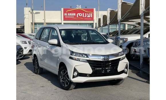 Sayi Imported Toyota Avanza White Mota in Import - Dubai a Ashanti