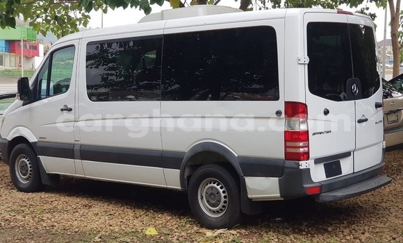 Ra Àlòkù Mercedes‒Benz 600 funfun Ọkọ̀ in Sekondi–Takoradi Metropolitan ni Oorun Ra Àlòkù Mercedes‒Benz 600 funfun Ọkọ̀ in Sekondi–Takoradi Metropolitan ni Oorun