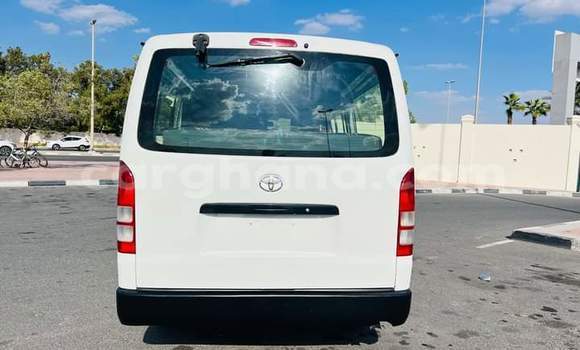 Ra Àlòkù Toyota Hiace funfun Ọkọ̀ in Sekondi–Takoradi Metropolitan ni Oorun Ra Àlòkù Toyota Hiace funfun Ọkọ̀ in Sekondi–Takoradi Metropolitan ni Oorun