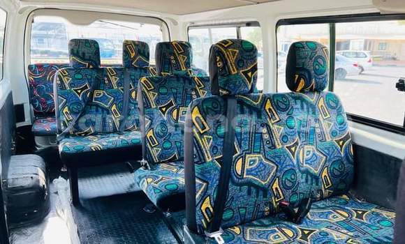 Ra Àlòkù Toyota Hiace funfun Ọkọ̀ in Sekondi–Takoradi Metropolitan ni Oorun Ra Àlòkù Toyota Hiace funfun Ọkọ̀ in Sekondi–Takoradi Metropolitan ni Oorun