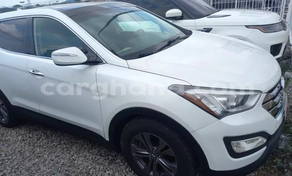 Ra Àlòkù Hyundai Santa Fe funfun Ọkọ̀ in Accra ni Greater Accra
