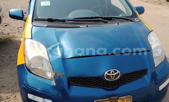 Sayi Na hannu Toyota Yaris Blue Mota in Accra a Greater Accra