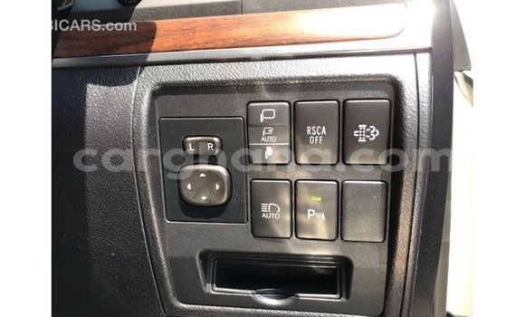 Ra Imported Toyota Land Cruiser funfun Ọkọ̀ in Import - Dubai ni Ashanti Ra Imported Toyota Land Cruiser funfun Ọkọ̀ in Import - Dubai ni Ashanti