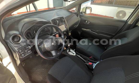 Ra Àlòkù Nissan Note funfun Ọkọ̀ in Accra ni Greater Accra Ra Àlòkù Nissan Note funfun Ọkọ̀ in Accra ni Greater Accra