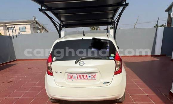 Ra Àlòkù Nissan Note funfun Ọkọ̀ in Accra ni Greater Accra Ra Àlòkù Nissan Note funfun Ọkọ̀ in Accra ni Greater Accra