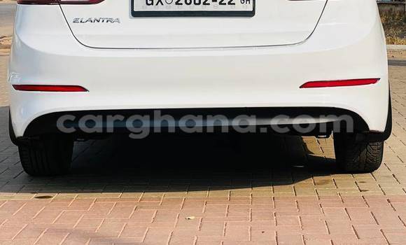 Ra Àlòkù Hyundai Elantra funfun Ọkọ̀ in Accra ni Greater Accra Ra Àlòkù Hyundai Elantra funfun Ọkọ̀ in Accra ni Greater Accra