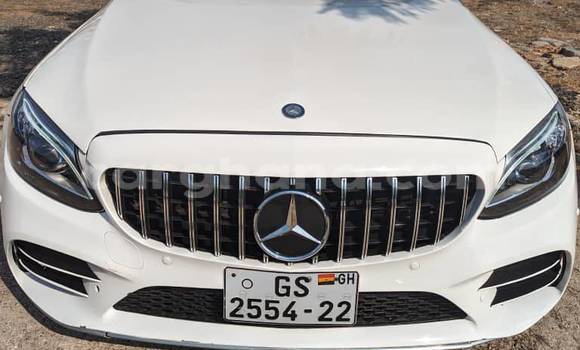 Sayi Na hannu Mercedes‒Benz C–Class White Mota in Accra a Greater Accra