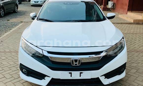 Ra Àlòkù Honda Civic funfun Ọkọ̀ in Accra ni Greater Accra Ra Àlòkù Honda Civic funfun Ọkọ̀ in Accra ni Greater Accra