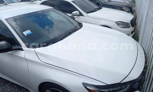 Ra Àlòkù Honda Accord funfun Ọkọ̀ in Accra ni Greater Accra Ra Àlòkù Honda Accord funfun Ọkọ̀ in Accra ni Greater Accra