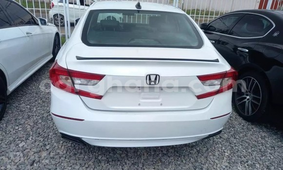Sayi Na hannu Honda Accord White Mota in Accra a Greater Accra Sayi Na hannu Honda Accord White Mota in Accra a Greater Accra