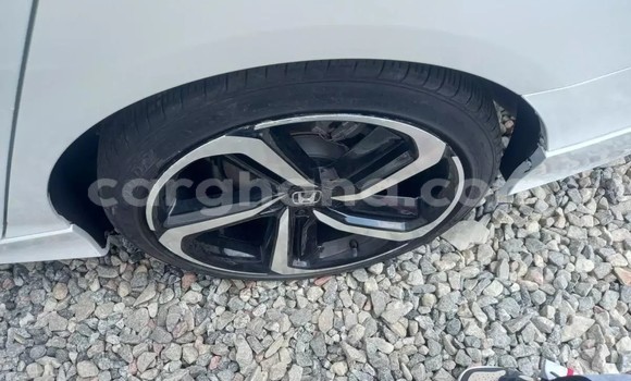 Sayi Na hannu Honda Accord White Mota in Accra a Greater Accra Sayi Na hannu Honda Accord White Mota in Accra a Greater Accra