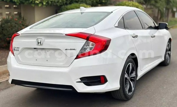 Sayi Na hannu Honda Civic White Mota in Accra a Greater Accra Sayi Na hannu Honda Civic White Mota in Accra a Greater Accra