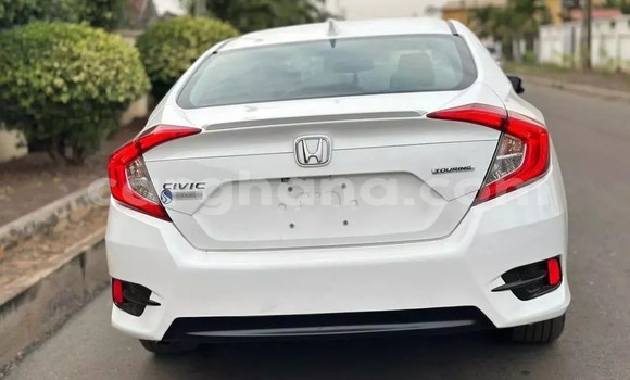 Sayi Na hannu Honda Civic White Mota in Accra a Greater Accra Sayi Na hannu Honda Civic White Mota in Accra a Greater Accra