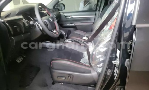 Sayi Na hannu Toyota Hilux White Mota in Accra a Greater Accra Sayi Na hannu Toyota Hilux White Mota in Accra a Greater Accra