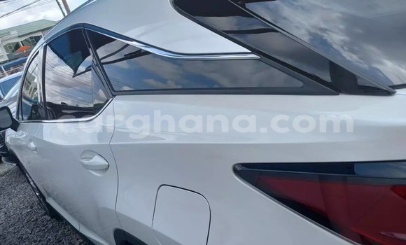 Sayi Na hannu Lexus RX 350 White Mota in Accra a Greater Accra Sayi Na hannu Lexus RX 350 White Mota in Accra a Greater Accra