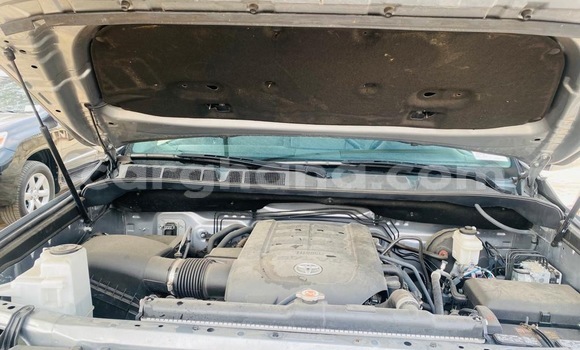 Sayi Na hannu Toyota Tundra Azurfa Mota in Sekondi–Takoradi Metropolitan a Yamma Sayi Na hannu Toyota Tundra Azurfa Mota in Sekondi–Takoradi Metropolitan a Yamma