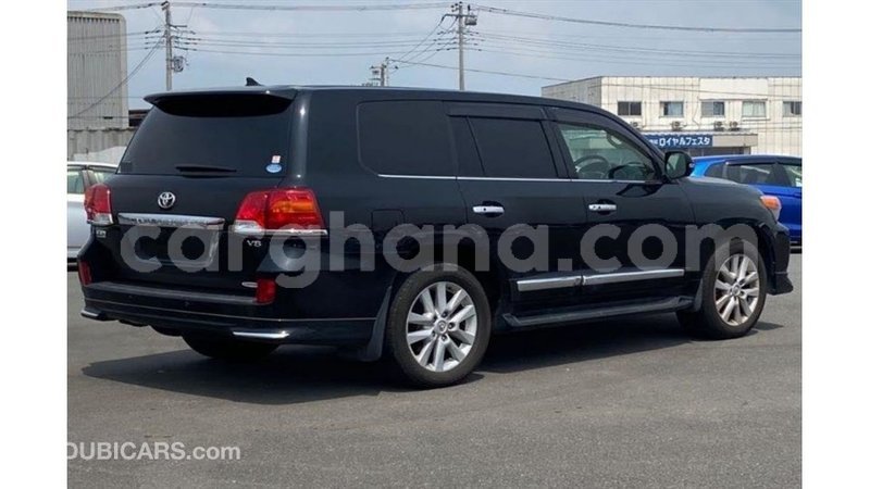 Big with watermark toyota land cruiser ashanti import dubai 10810