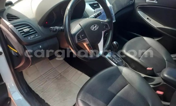 Sayi Na hannu Hyundai Accent White Mota in Accra a Greater Accra Sayi Na hannu Hyundai Accent White Mota in Accra a Greater Accra