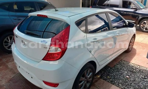 Sayi Na hannu Hyundai Accent White Mota in Accra a Greater Accra Sayi Na hannu Hyundai Accent White Mota in Accra a Greater Accra