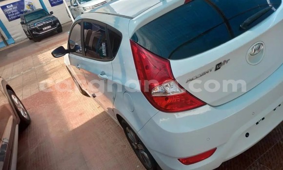 Sayi Na hannu Hyundai Accent White Mota in Accra a Greater Accra Sayi Na hannu Hyundai Accent White Mota in Accra a Greater Accra