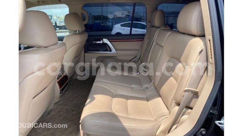 Big with watermark toyota land cruiser ashanti import dubai 10810