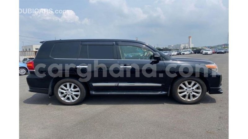 Big with watermark toyota land cruiser ashanti import dubai 10810