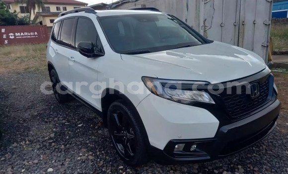 Ra Àlòkù Honda Passport funfun Ọkọ̀ in Accra ni Greater Accra