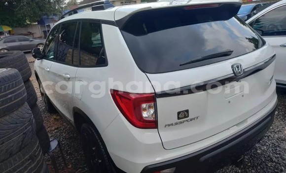 Ra Àlòkù Honda Passport funfun Ọkọ̀ in Accra ni Greater Accra Ra Àlòkù Honda Passport funfun Ọkọ̀ in Accra ni Greater Accra
