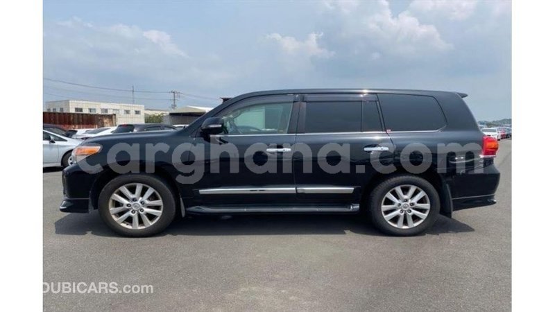 Big with watermark toyota land cruiser ashanti import dubai 10810