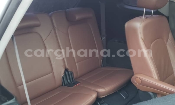 Ra Àlòkù Hyundai Santa Fe funfun Ọkọ̀ in Iwọn didun ni Oorun Ra Àlòkù Hyundai Santa Fe funfun Ọkọ̀ in Iwọn didun ni Oorun