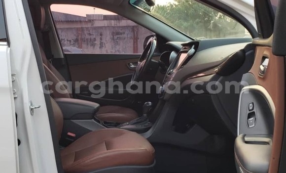 Ra Àlòkù Hyundai Santa Fe funfun Ọkọ̀ in Iwọn didun ni Oorun Ra Àlòkù Hyundai Santa Fe funfun Ọkọ̀ in Iwọn didun ni Oorun