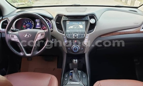 Ra Àlòkù Hyundai Santa Fe funfun Ọkọ̀ in Iwọn didun ni Oorun Ra Àlòkù Hyundai Santa Fe funfun Ọkọ̀ in Iwọn didun ni Oorun