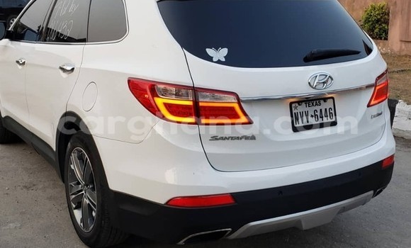 Ra Àlòkù Hyundai Santa Fe funfun Ọkọ̀ in Iwọn didun ni Oorun Ra Àlòkù Hyundai Santa Fe funfun Ọkọ̀ in Iwọn didun ni Oorun