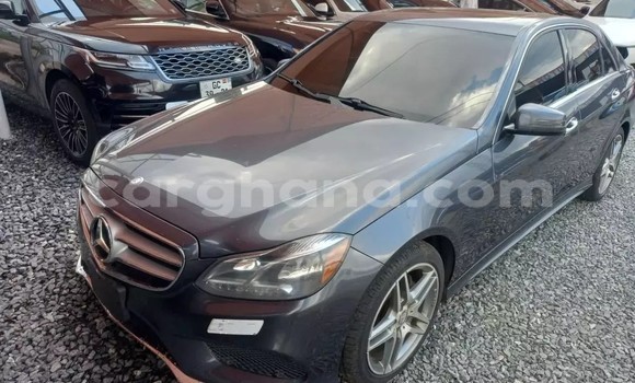 Ra Àlòkù Mercedes‒Benz E–Class Blue Ọkọ̀ in Accra ni Greater Accra
