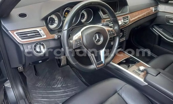Ra Àlòkù Mercedes‒Benz E–Class Blue Ọkọ̀ in Accra ni Greater Accra Ra Àlòkù Mercedes‒Benz E–Class Blue Ọkọ̀ in Accra ni Greater Accra